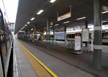 Stratford Station platforms 1 2 London Overground Mildmay line.