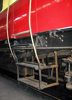 Auto-coach retractable steps1.